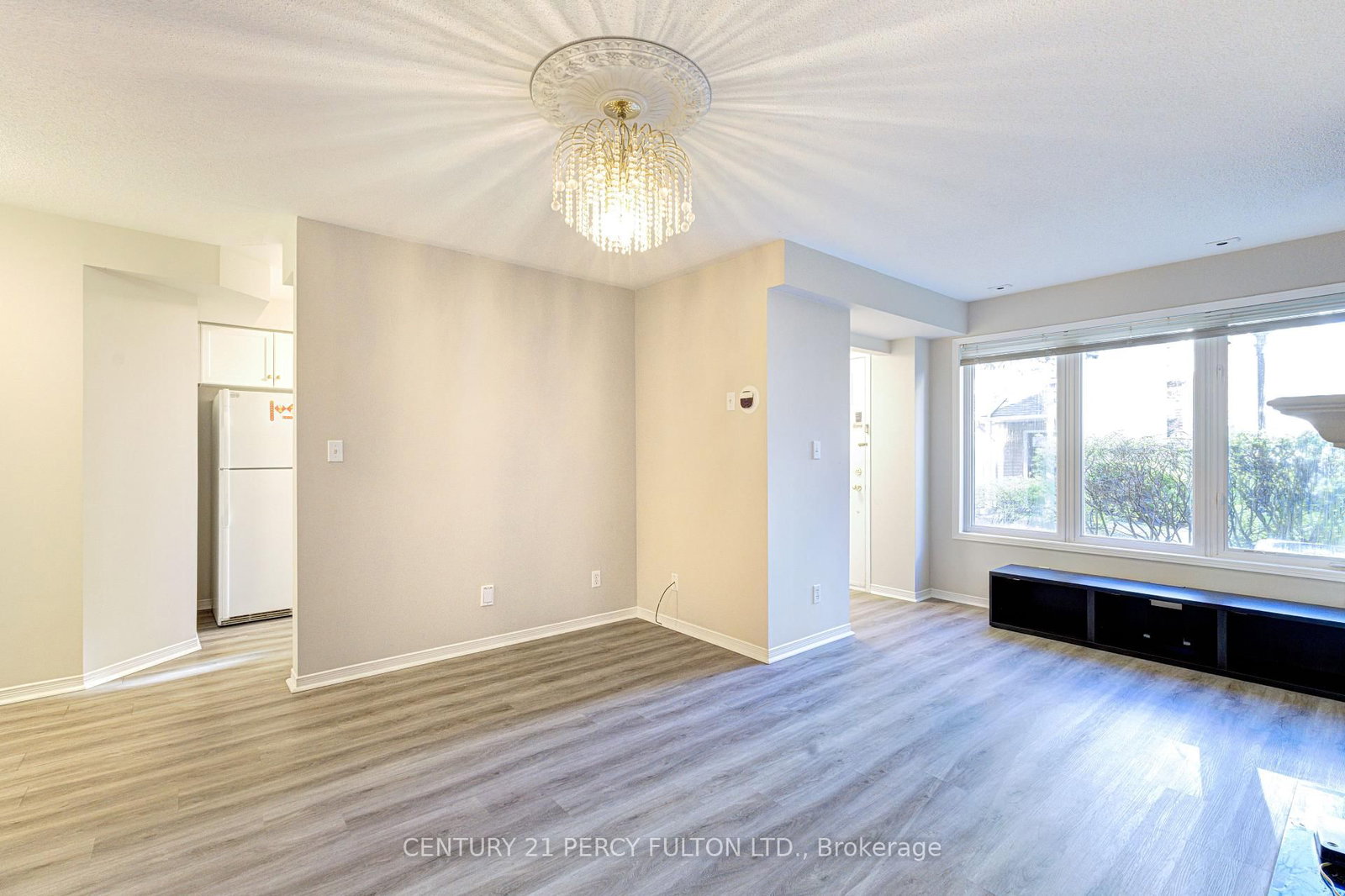 28 Rosebank Drive, Unit 907 - Photo 8