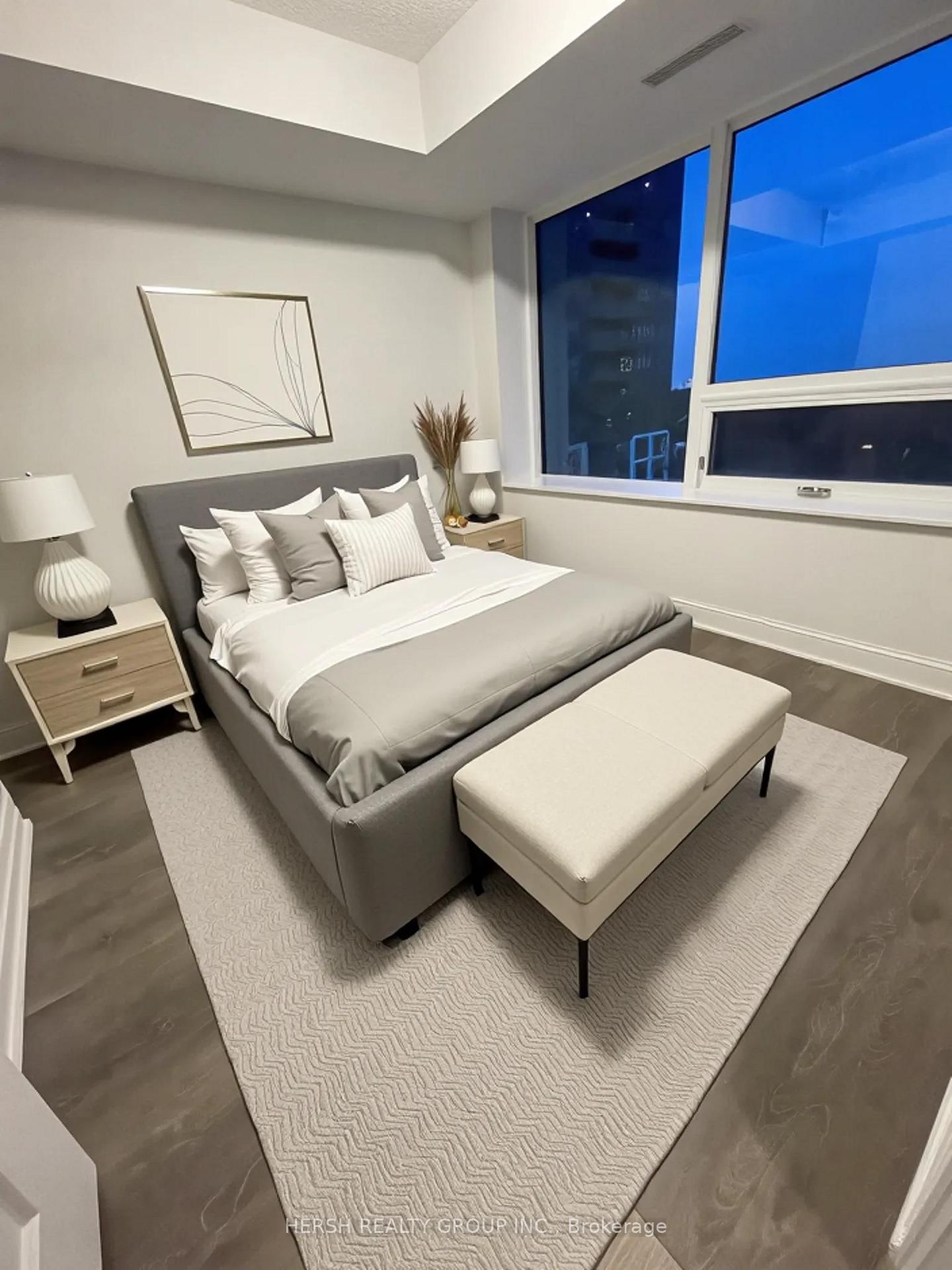 20 Meadowglen Place, Unit 522 - Photo 3