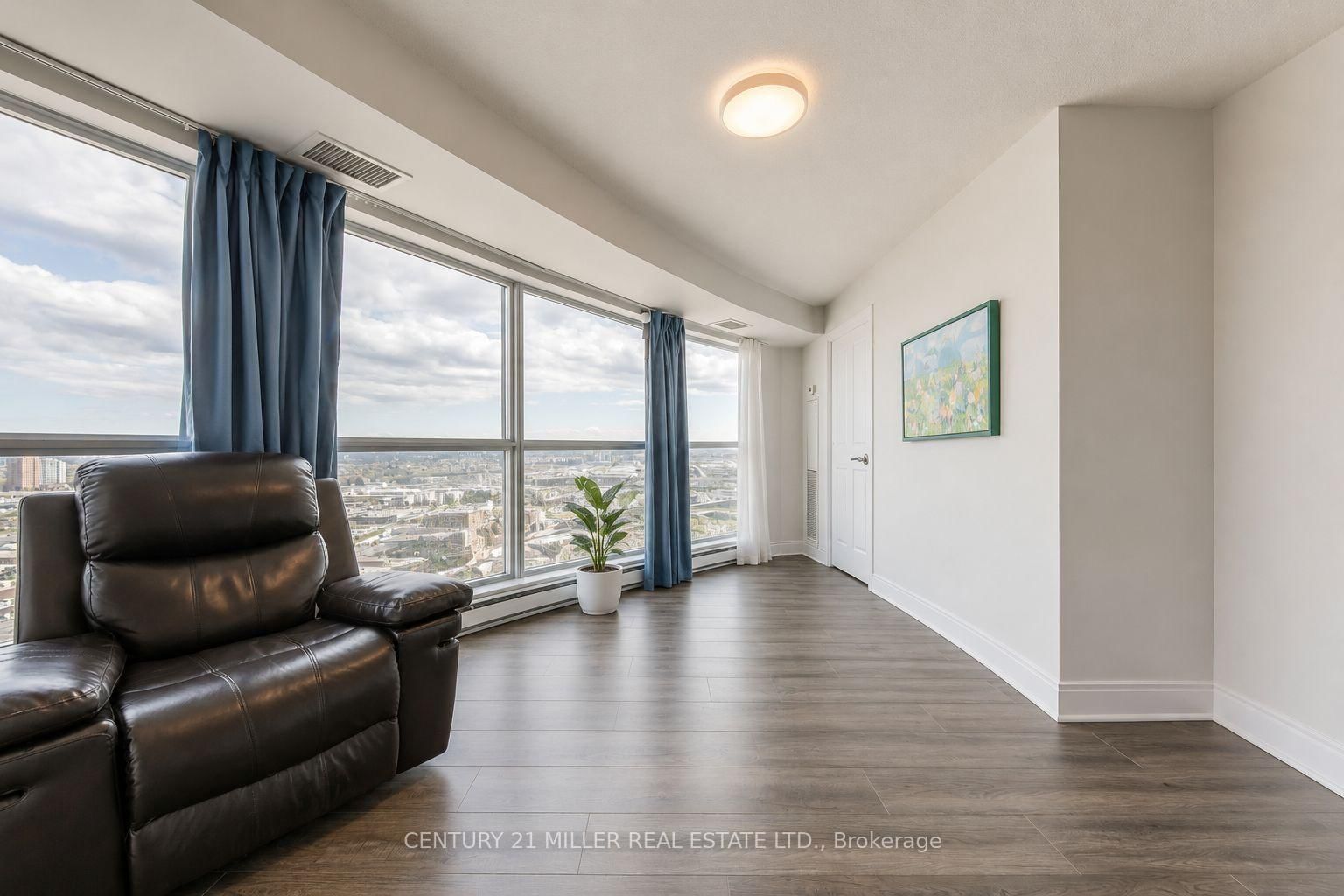 125 Village Green Square, Unit 3803 - Photo 10