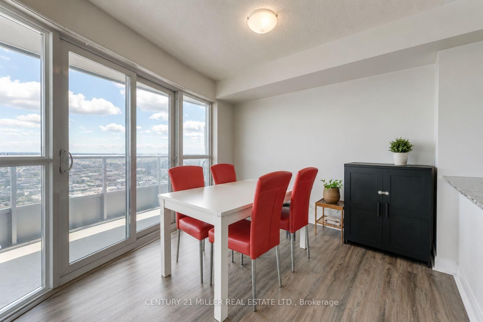 125 Village Green Square, Unit 3803 - Photo 14