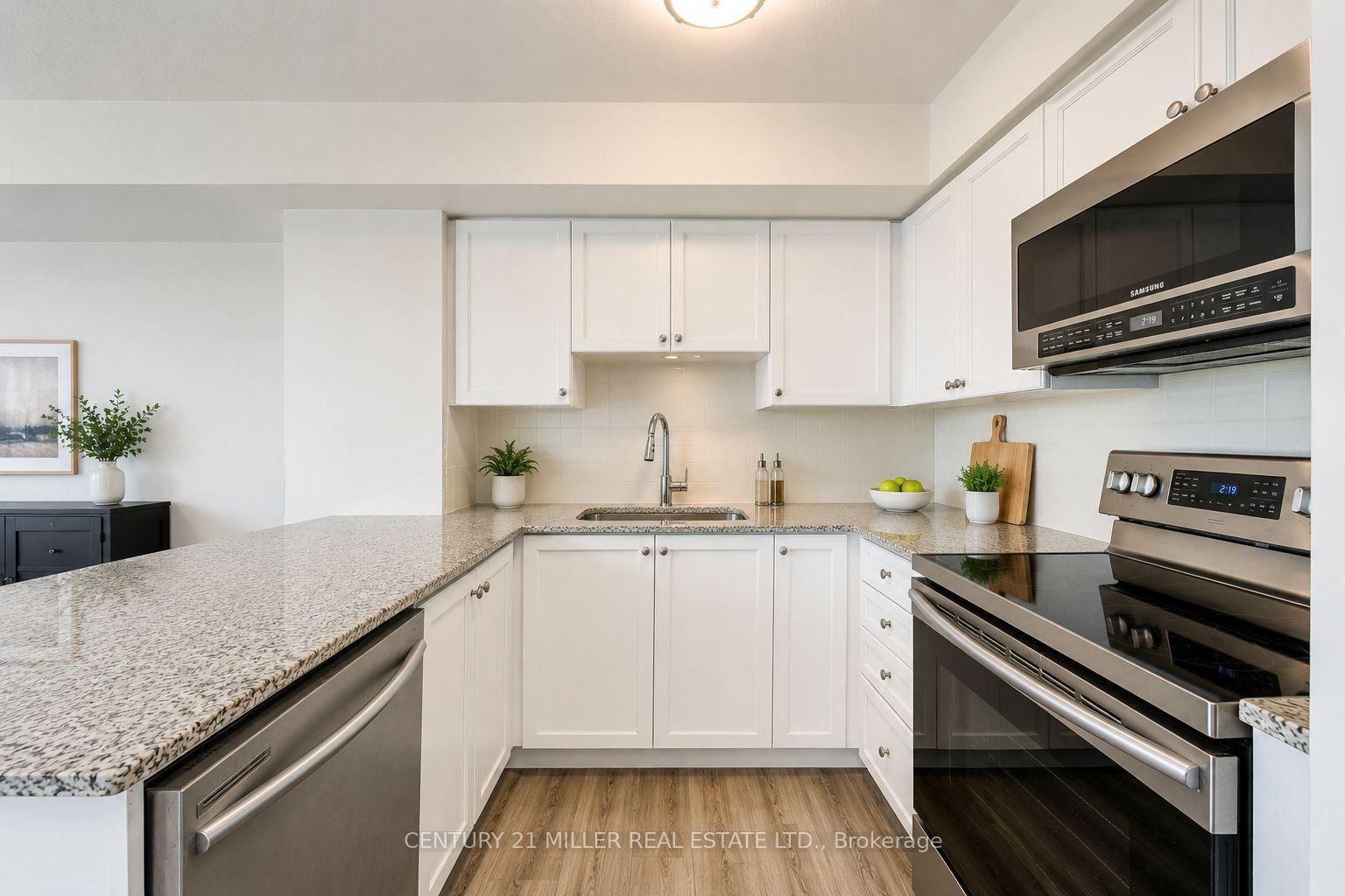 125 Village Green Square, Unit 3803 - Photo 17