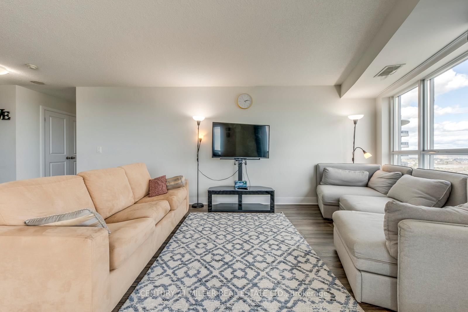125 Village Green Square, Unit 3803 - Photo 6