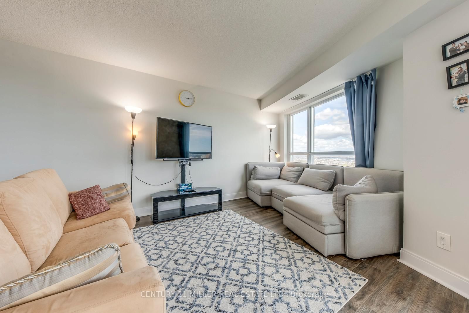 125 Village Green Square, Unit 3803 - Photo 7