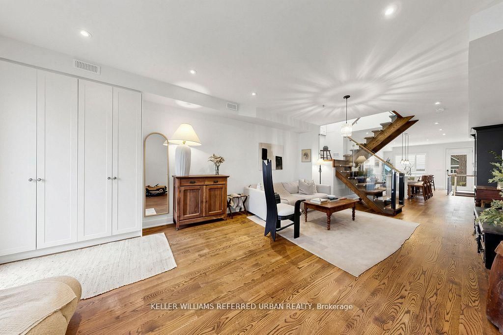 150 Rhodes Avenue - Photo 2