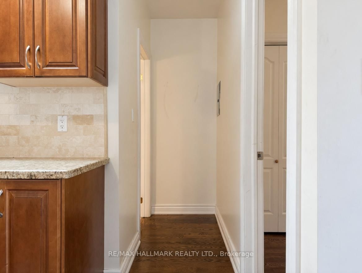 2038 Danforth Avenue, Unit 2 - Photo 11