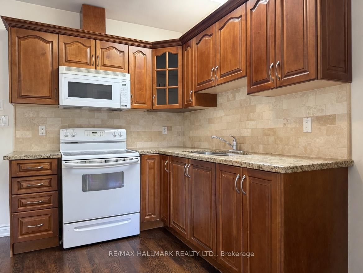 2038 Danforth Avenue, Unit 2 - Photo 8