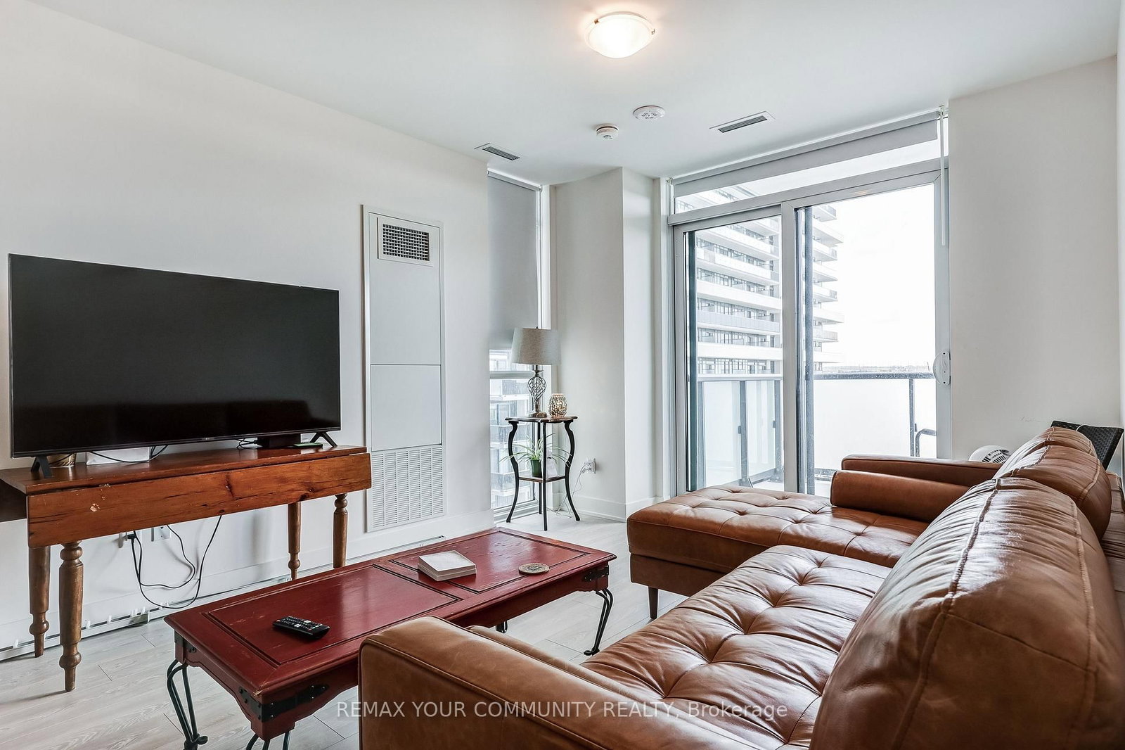 2545 Simcoe Street N, Unit 917 - Photo 8