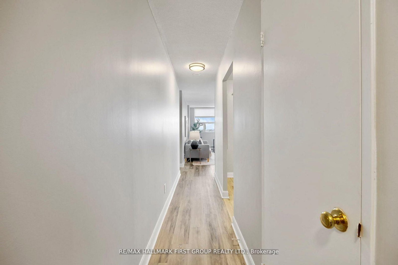 2 WESTNEY Road N, Unit 1109 - Photo 8