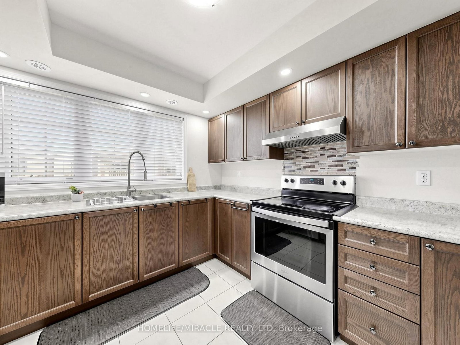2725 Deputy Minister Path - Photo 10