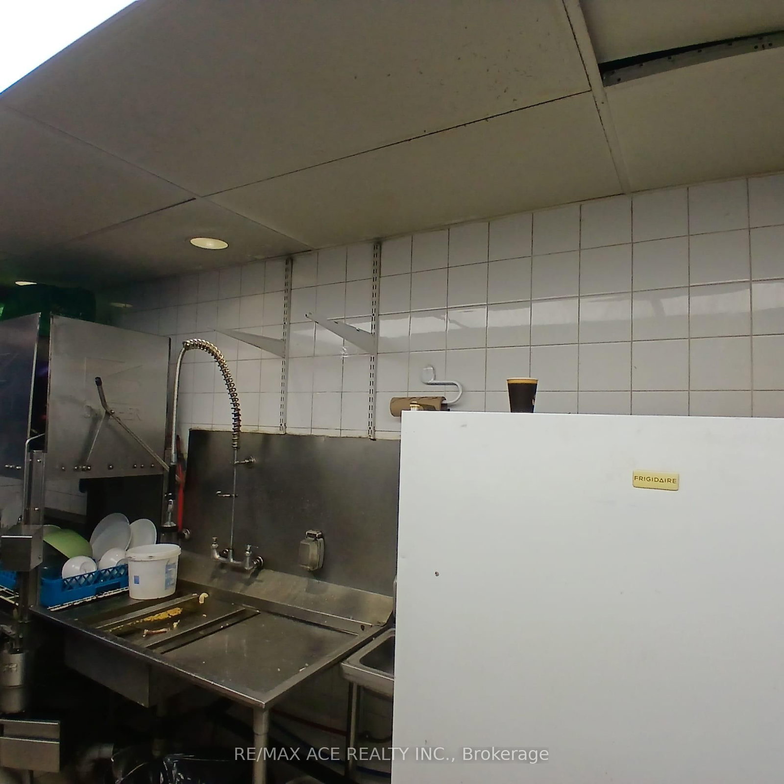3541 St Clair Avenue E - Photo 12