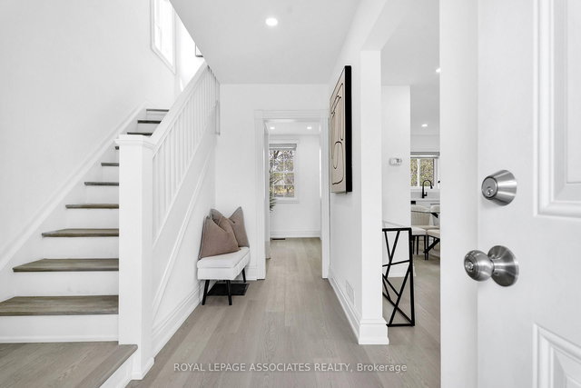 42 Rossland Road W
