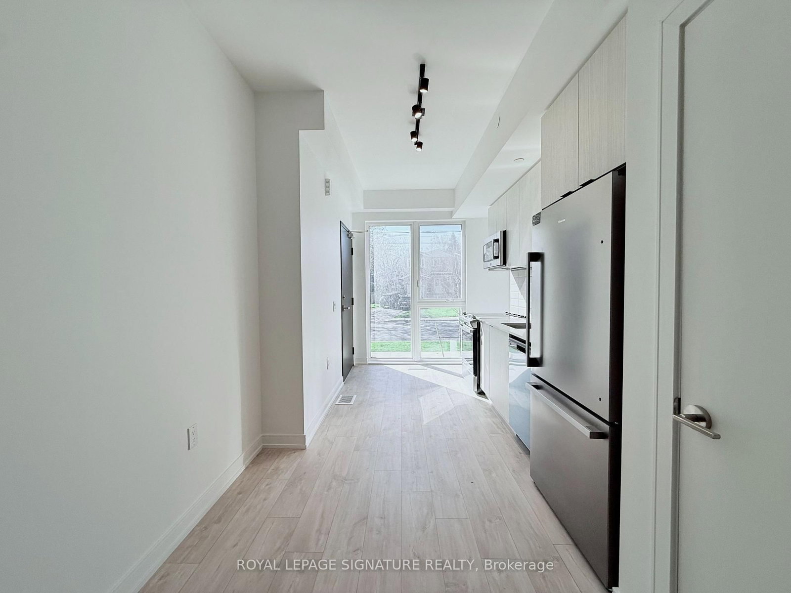 168 Clonmore Drive, Unit 13 - Photo 8