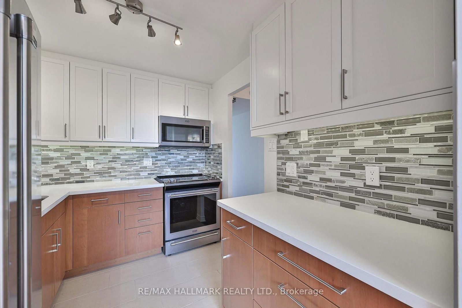 66 Falby Court, Unit 602 - Photo 14
