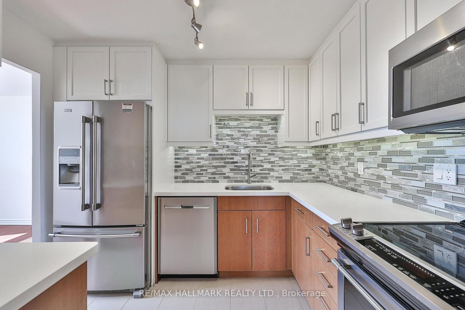 66 Falby Court, Unit 602 - Photo 15