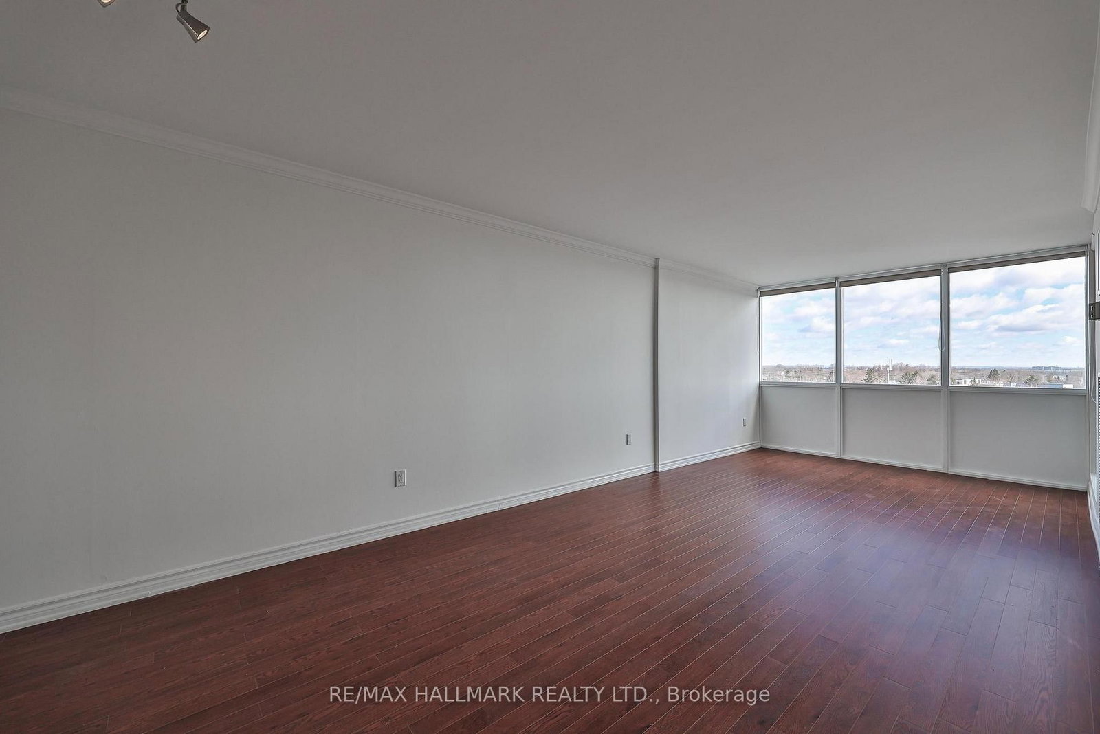 66 Falby Court, Unit 602 - Photo 4