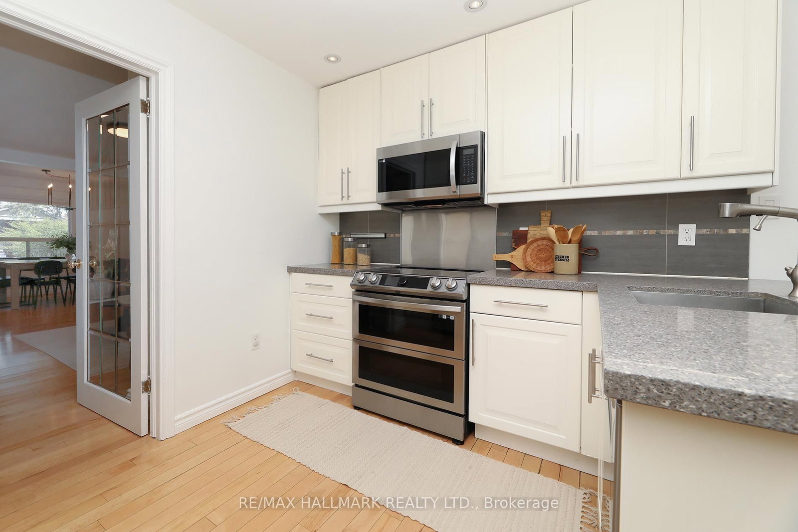 787 Sammon Avenue - Photo 16