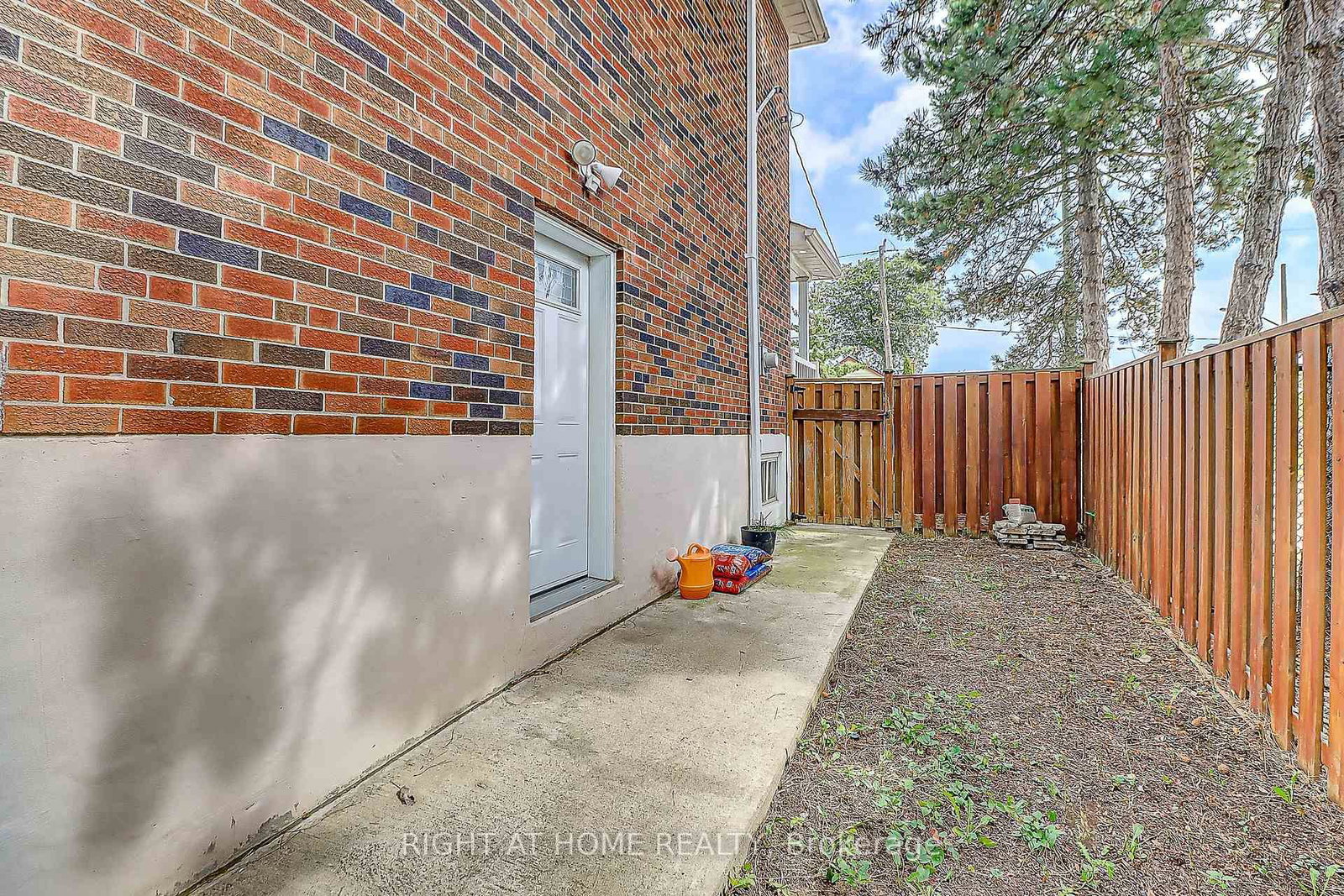 8 Crescent Town Road, Unit 409 - Photo 36