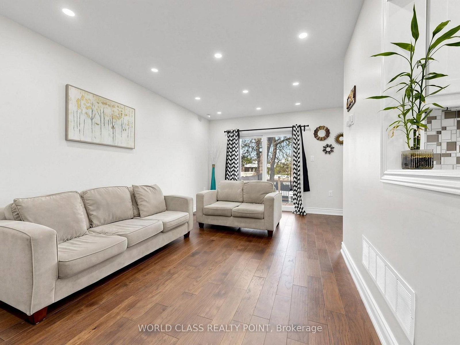 1638 Norwill Crescent - Photo 12