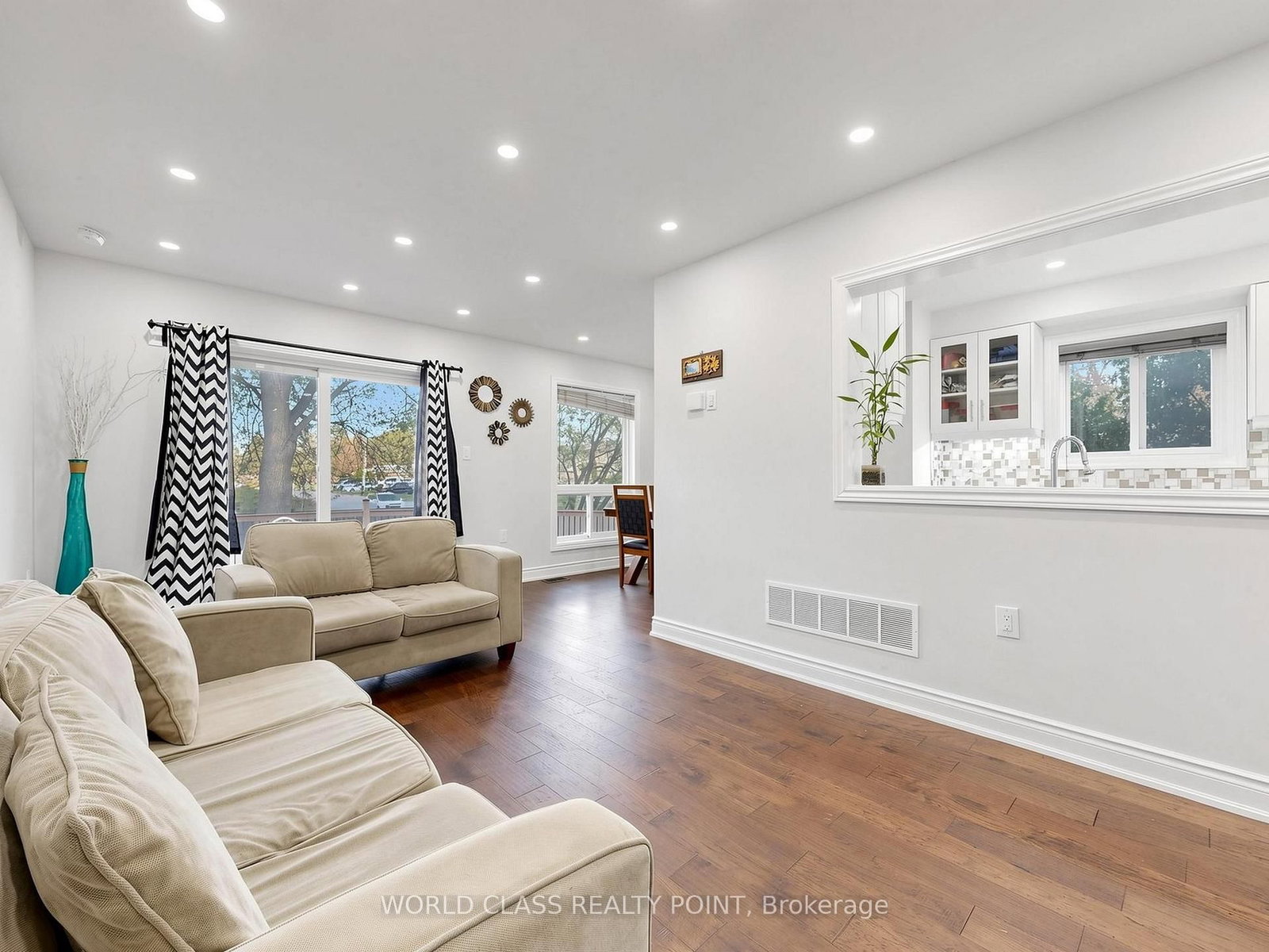 1638 Norwill Crescent - Photo 14