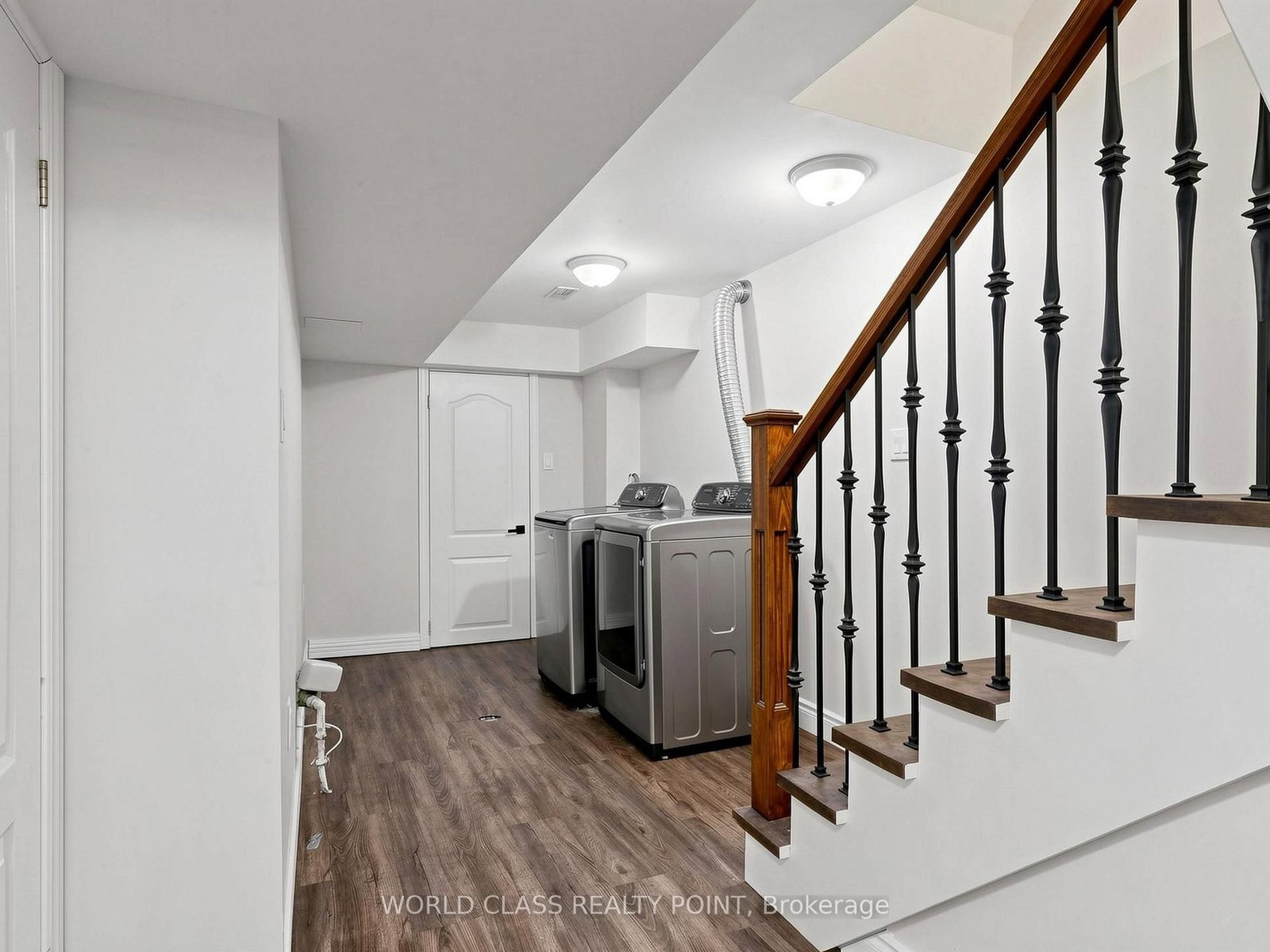 1638 Norwill Crescent - Photo 32