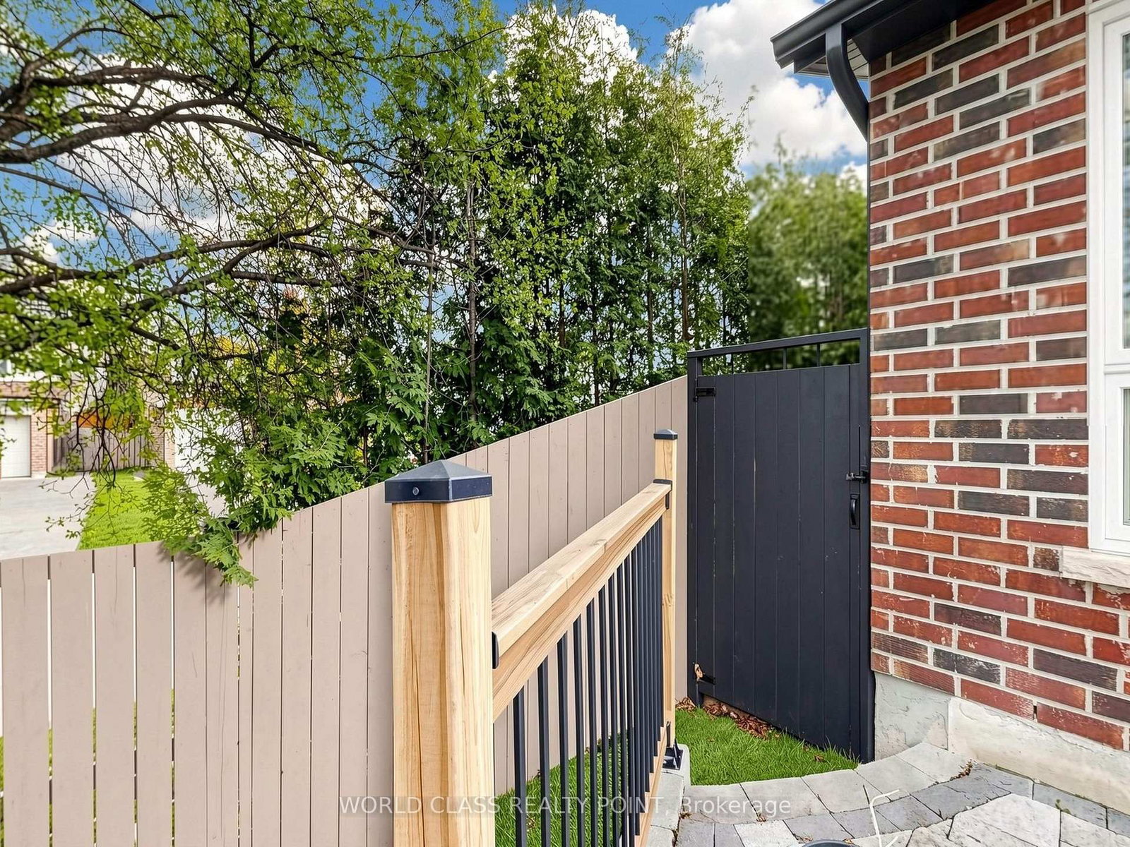 1638 Norwill Crescent - Photo 42