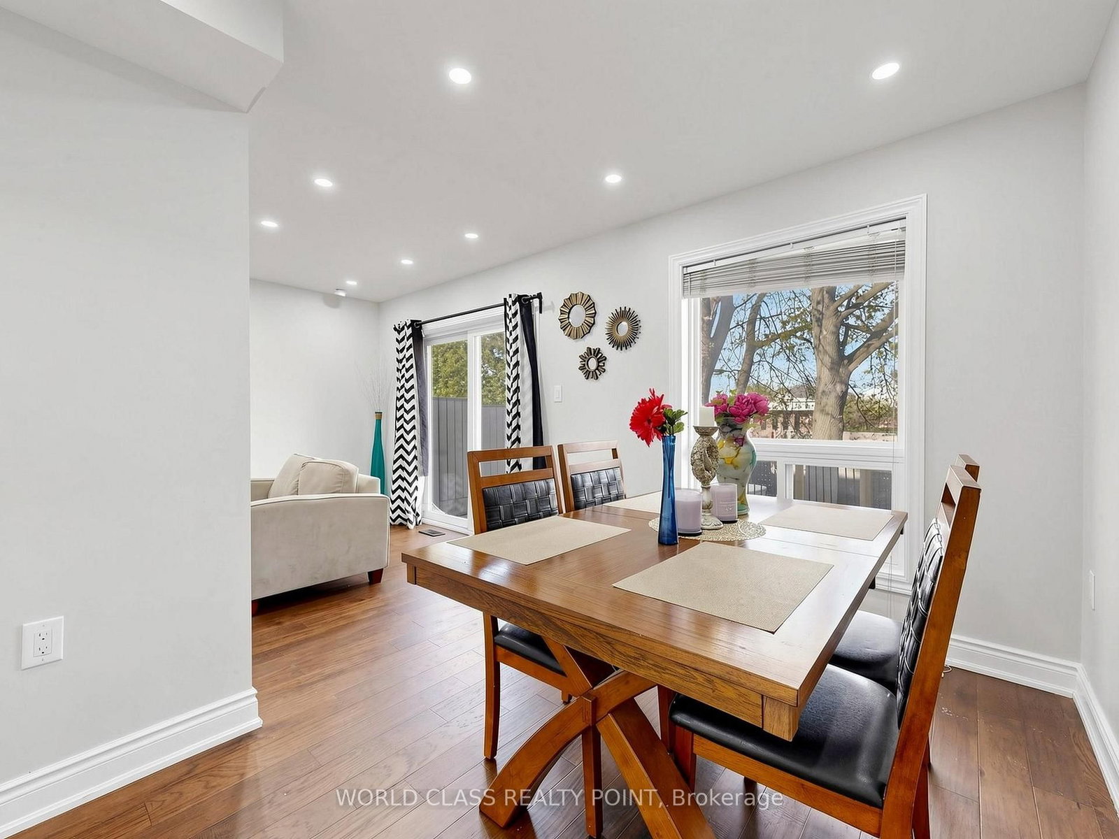 1638 Norwill Crescent - Photo 9