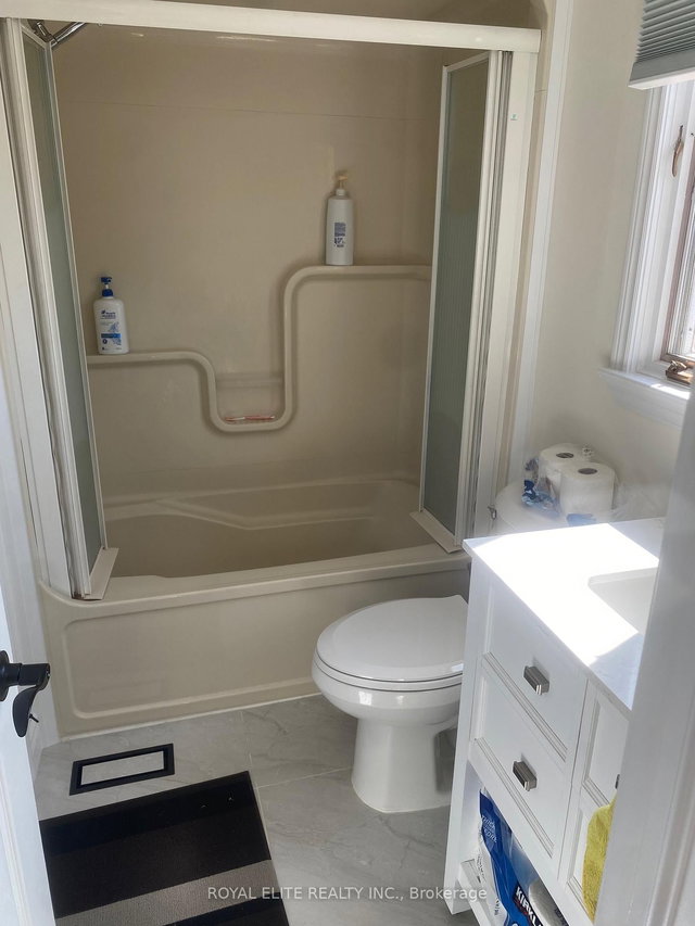 Unit 3 - 19 Dunsfold Drive