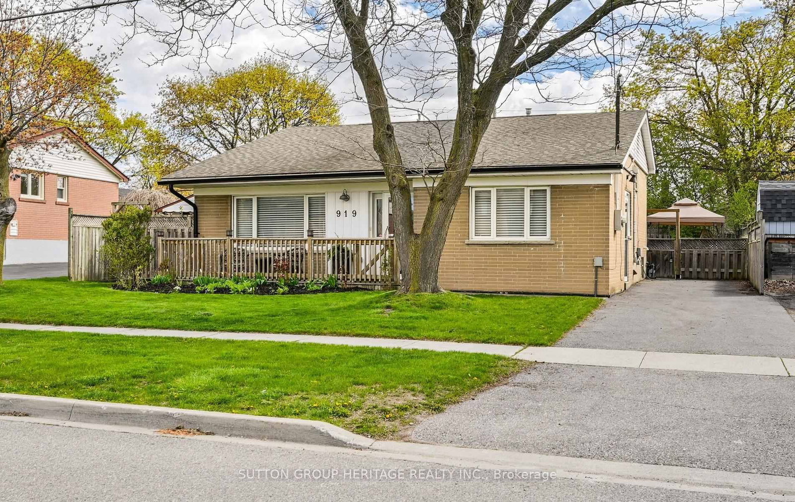 919 Bayview Avenue - Photo 2