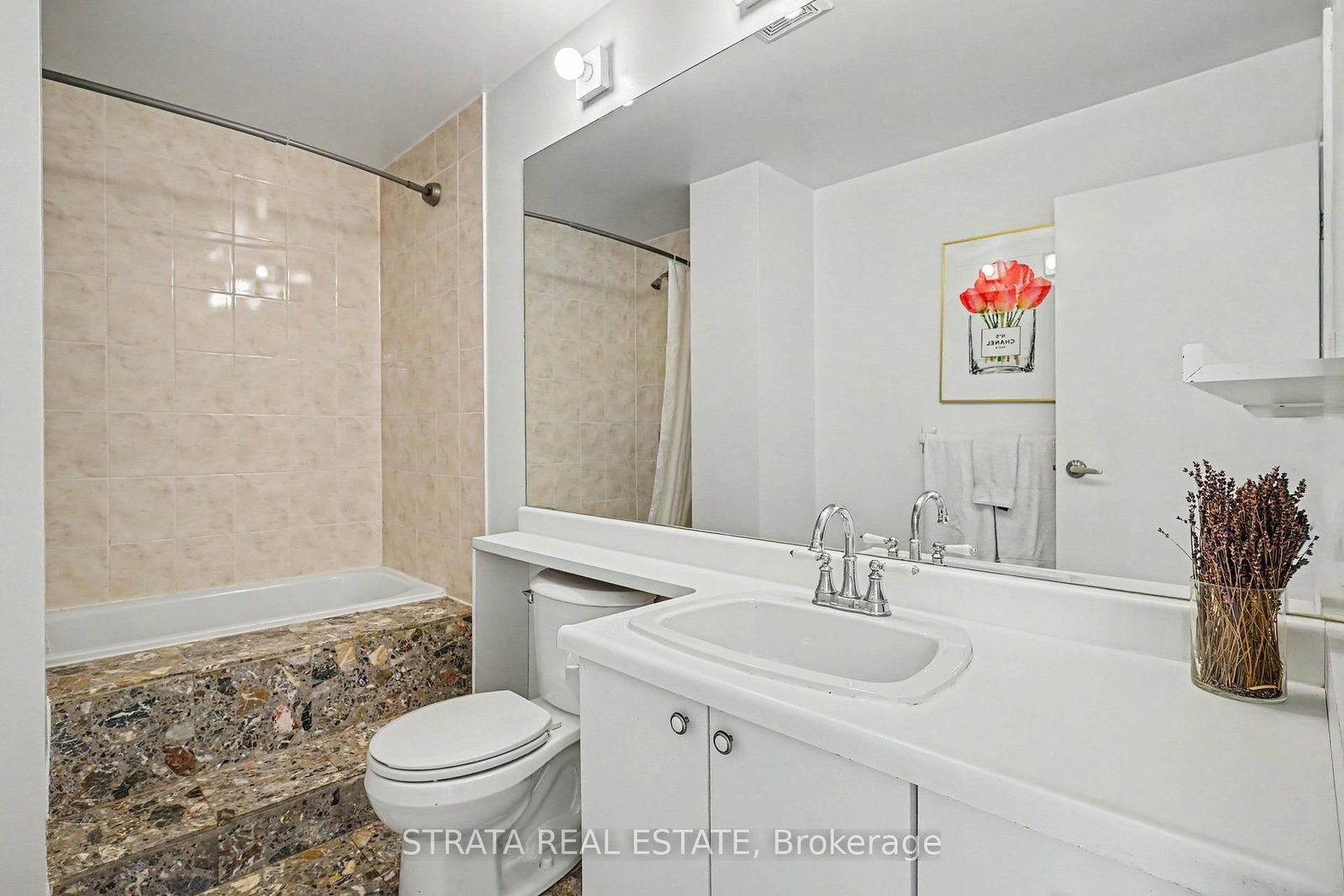 300 Coxwell Avenue, Unit 406 - Photo 12