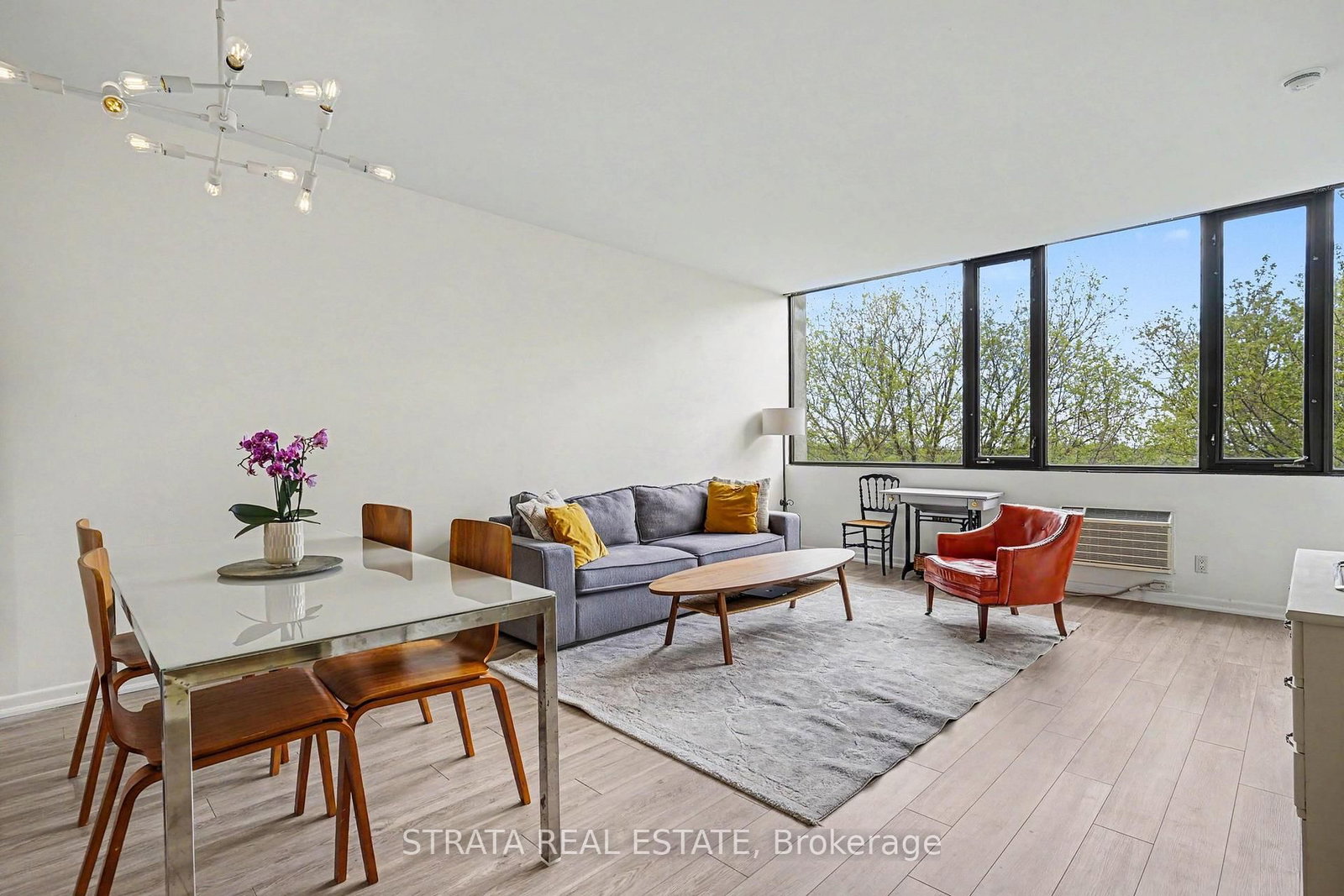 300 Coxwell Avenue, Unit 406 - Photo 4