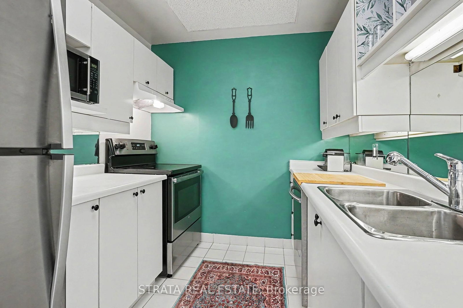 300 Coxwell Avenue, Unit 406 - Photo 7
