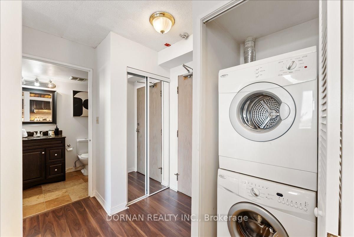 711 Rossland Road E, Unit 1112 - Photo 10