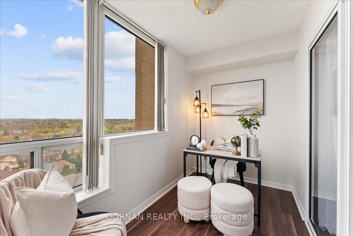 711 Rossland Road E, Unit 1112 - Photo 19