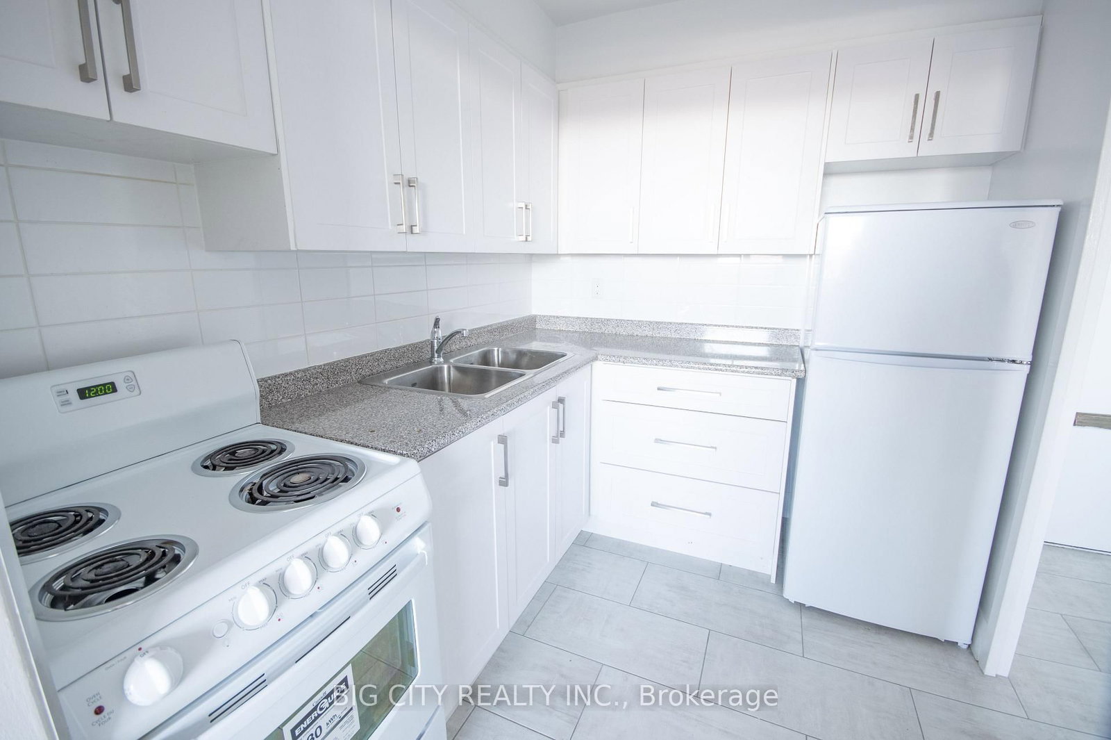 1000 Broadview Avenue, Unit 401 - Photo 3