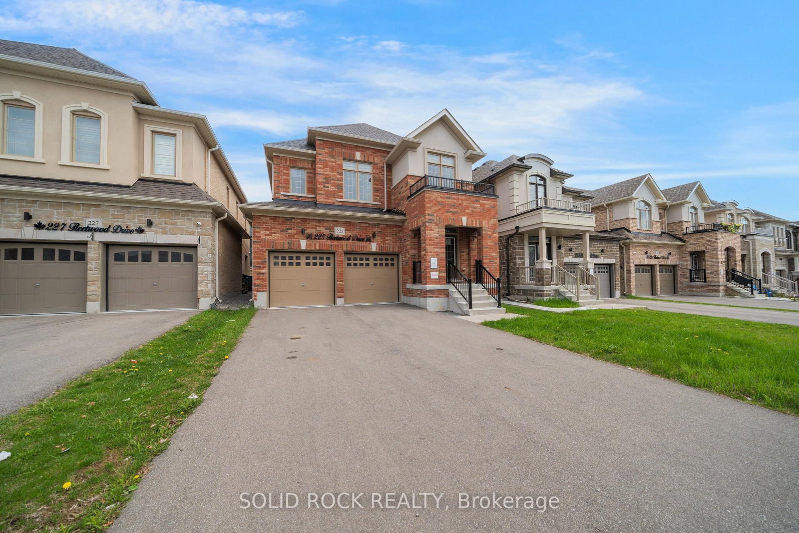 225 Fleetwood Drive • Oshawa, ON photo 34