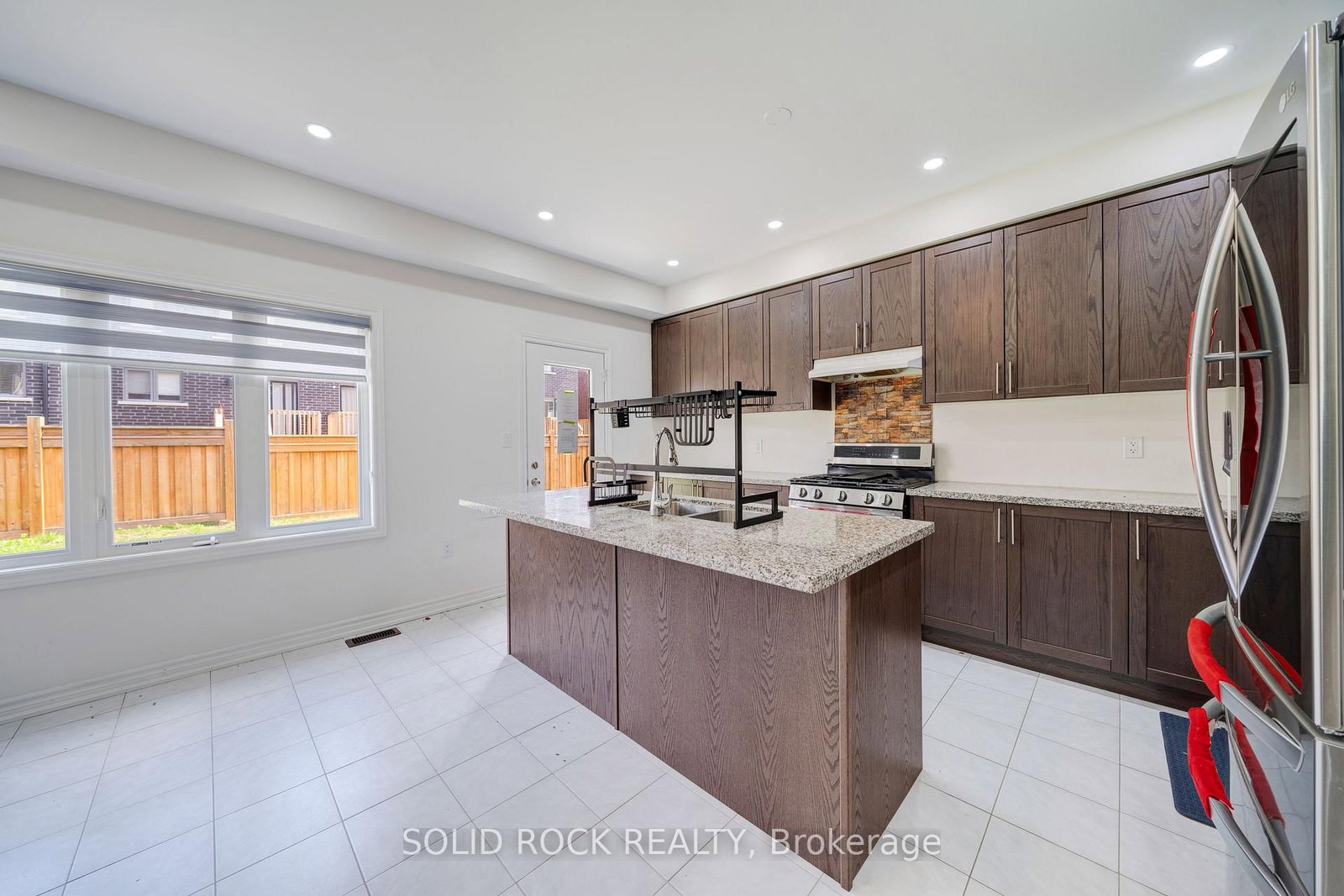 225 Fleetwood Drive • Oshawa, ON photo 5