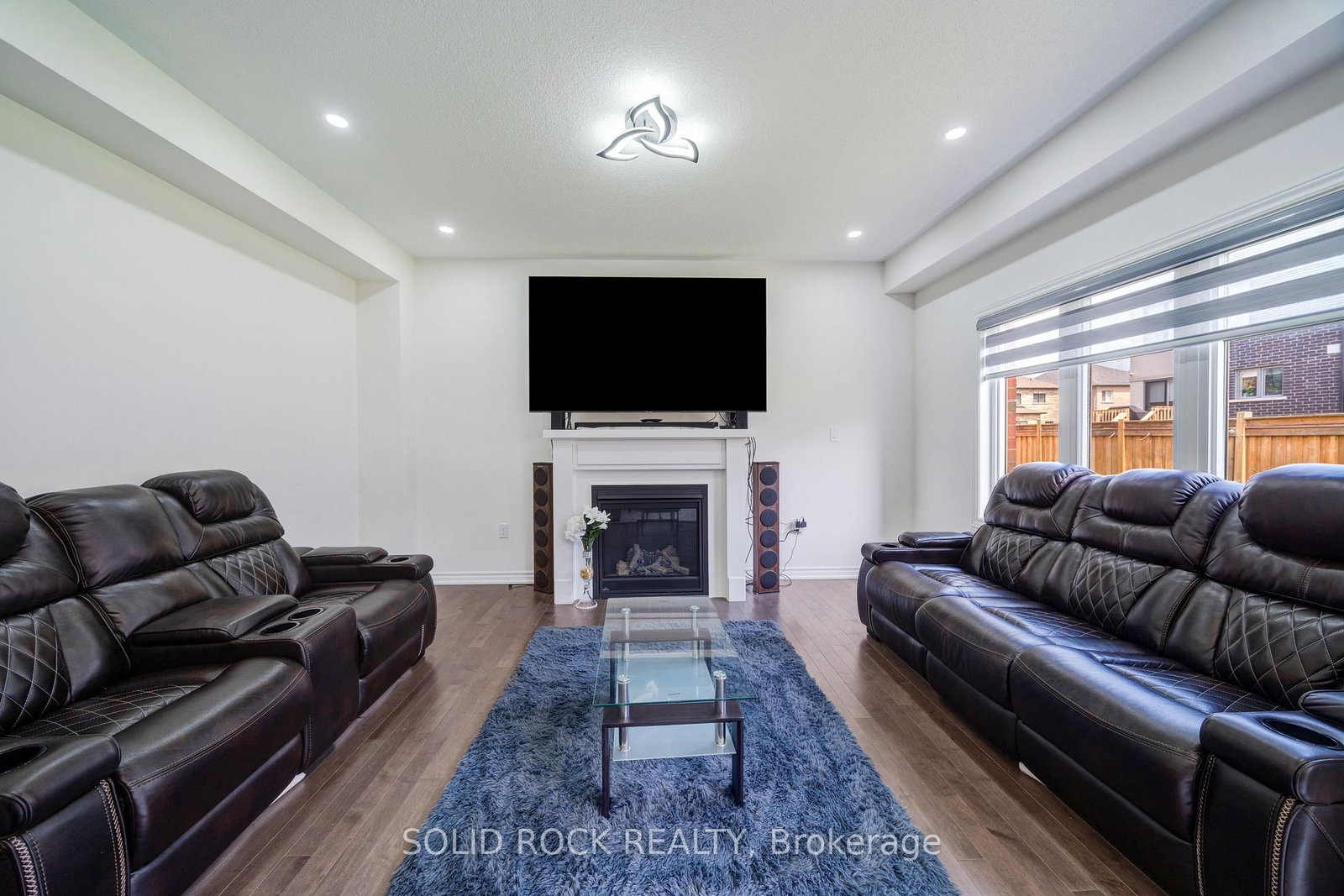 225 Fleetwood Drive • Oshawa, ON photo 9