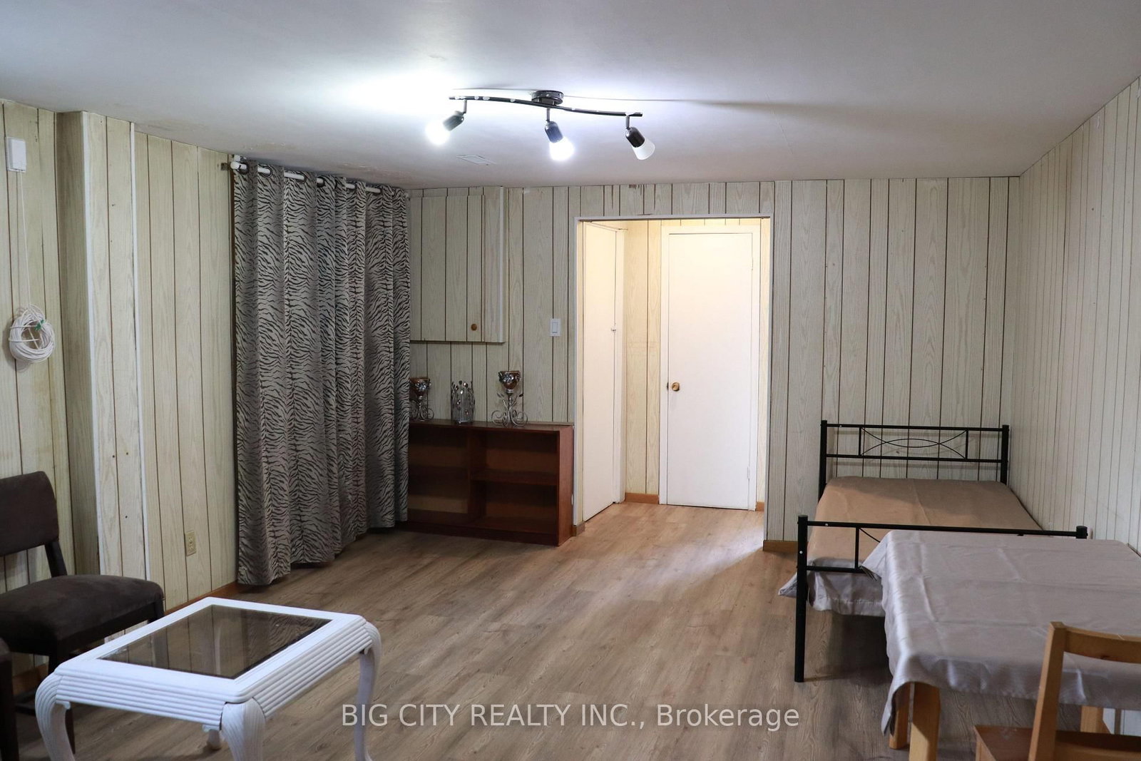 Lower-72 Hepscott Terrace, Toronto, ON, photo 5