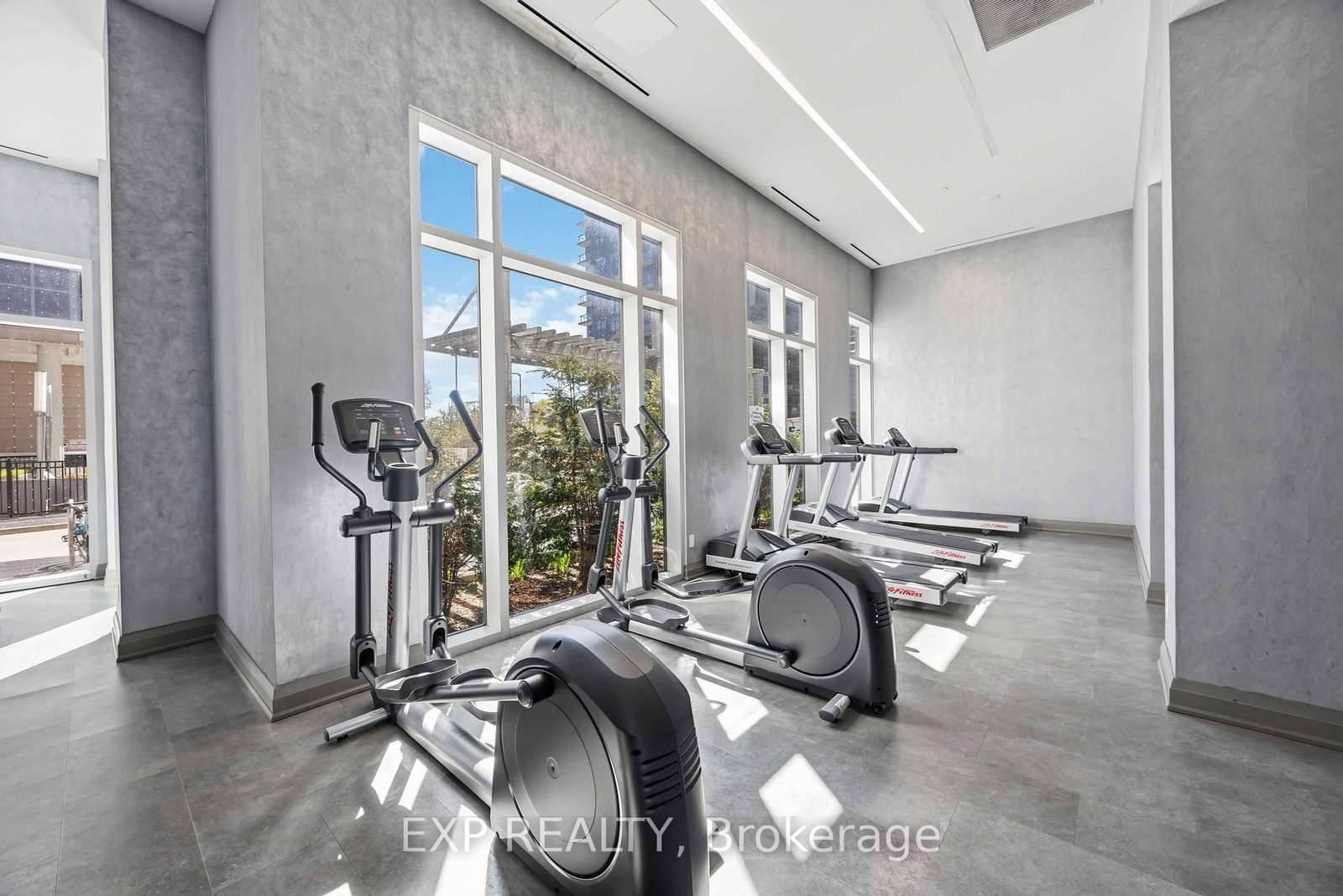 20 Meadowglen Place, Unit 2710 - Photo 18