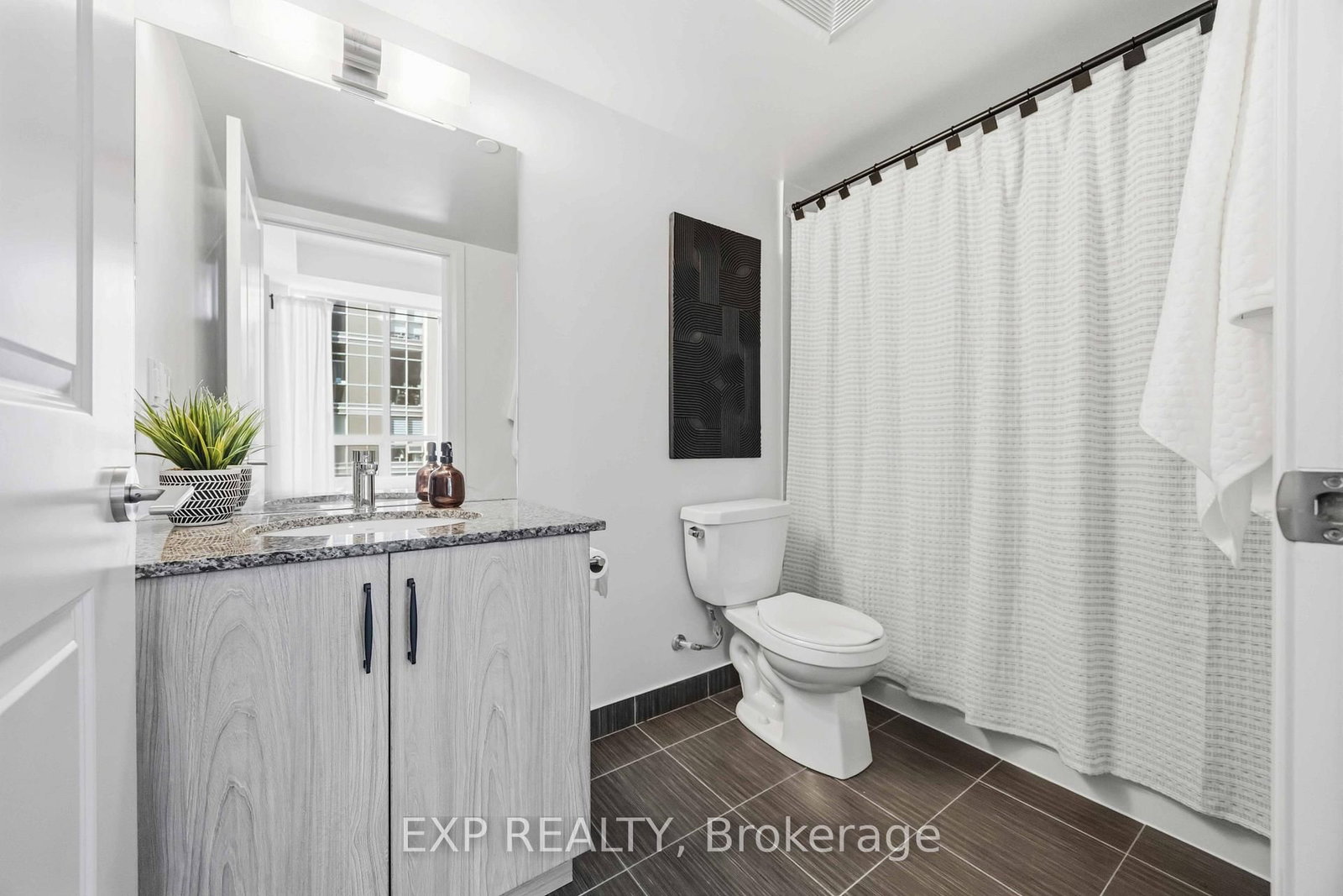 20 Meadowglen Place, Unit 2710 - Photo 7