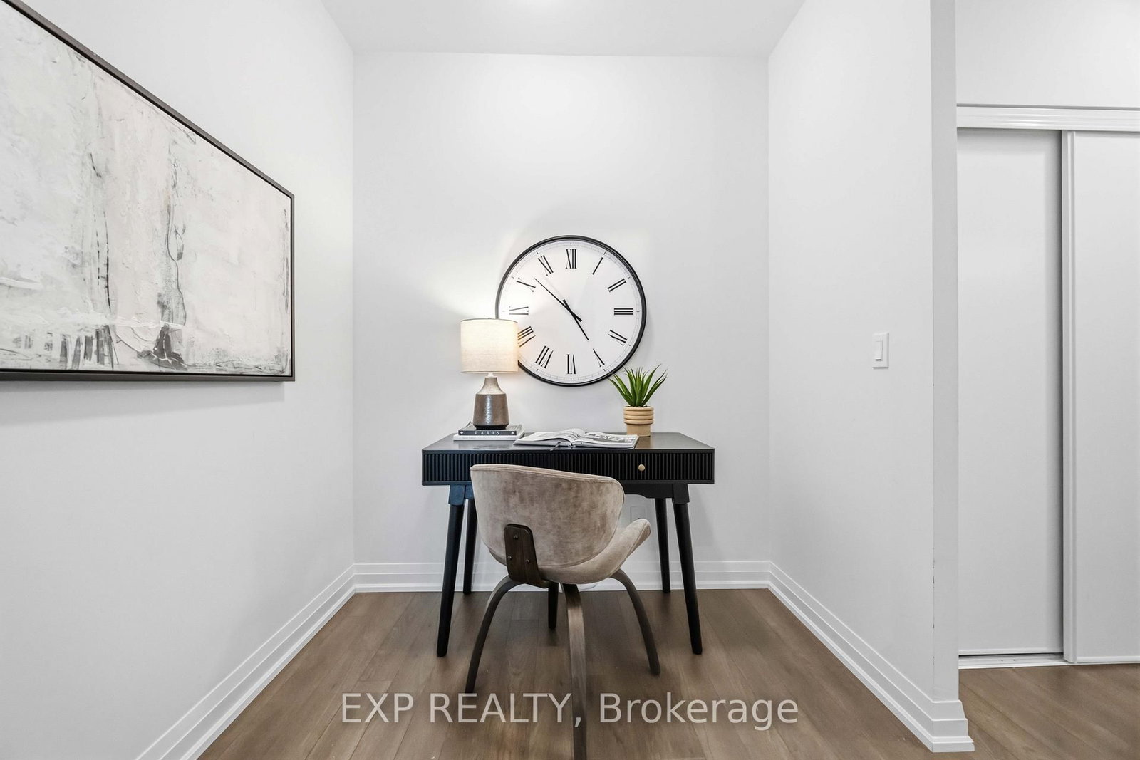 20 Meadowglen Place, Unit 2710 - Photo 9