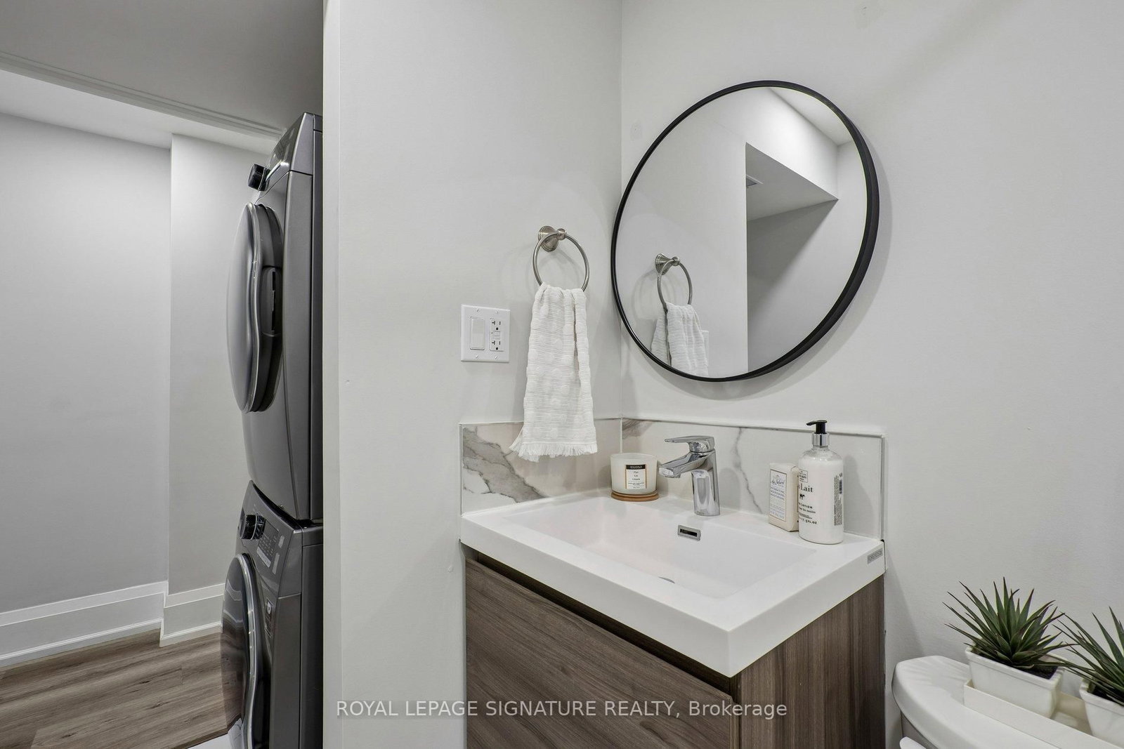 972 Cosburn Avenue • Toronto, ON photo 40