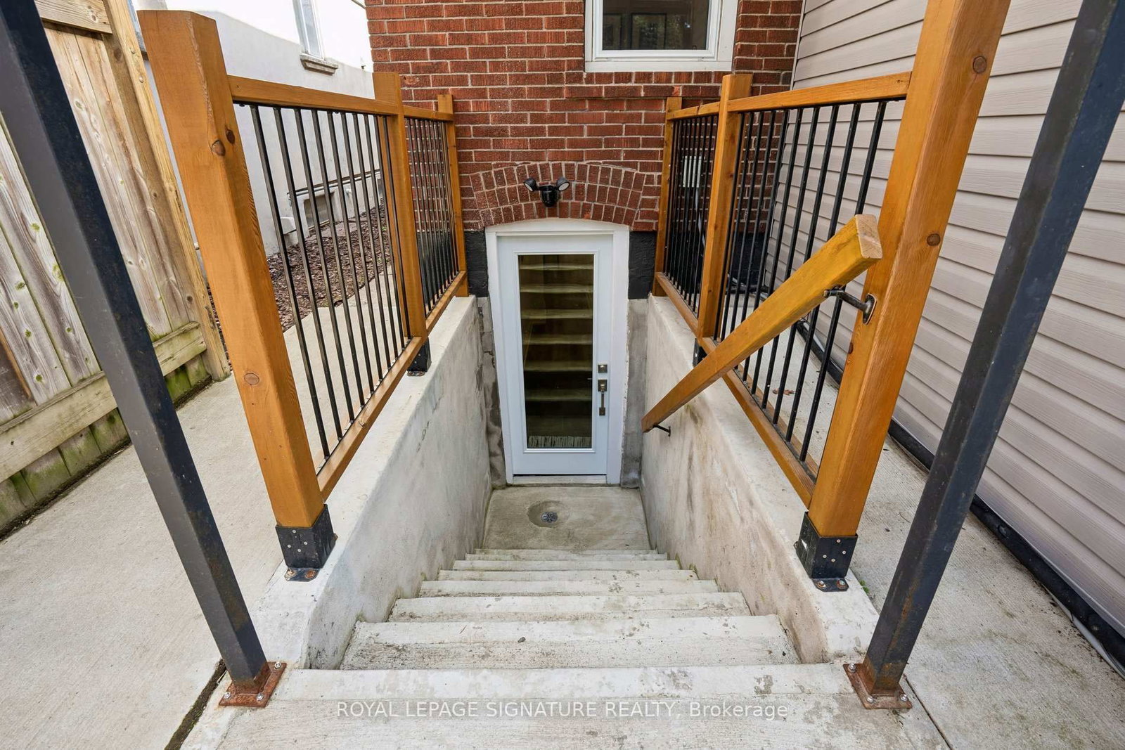 972 Cosburn Avenue • Toronto, ON photo 45