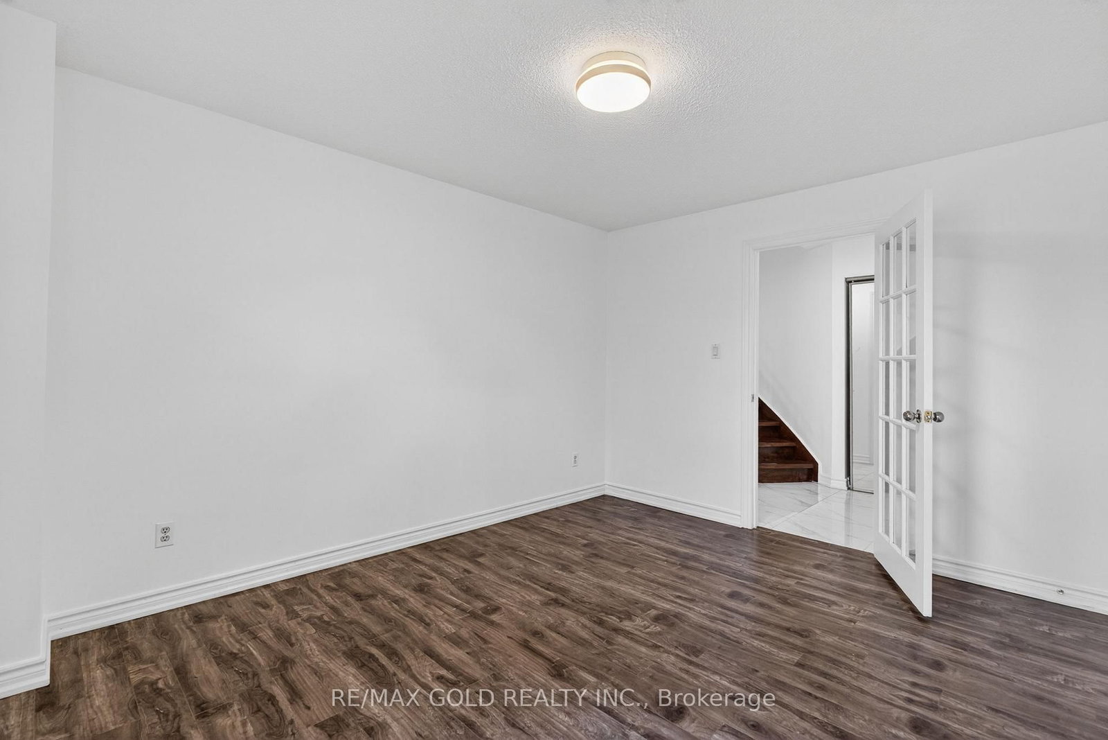 43 Saintsbury Square - Photo 12