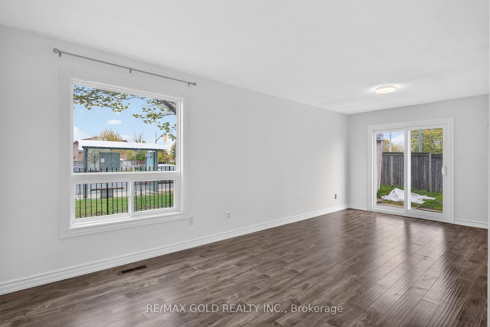 43 Saintsbury Square - Photo 17
