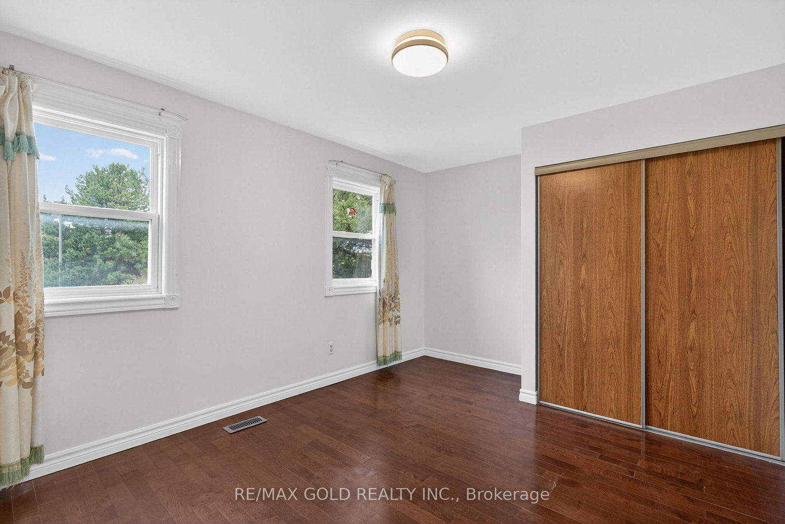 43 Saintsbury Square - Photo 22