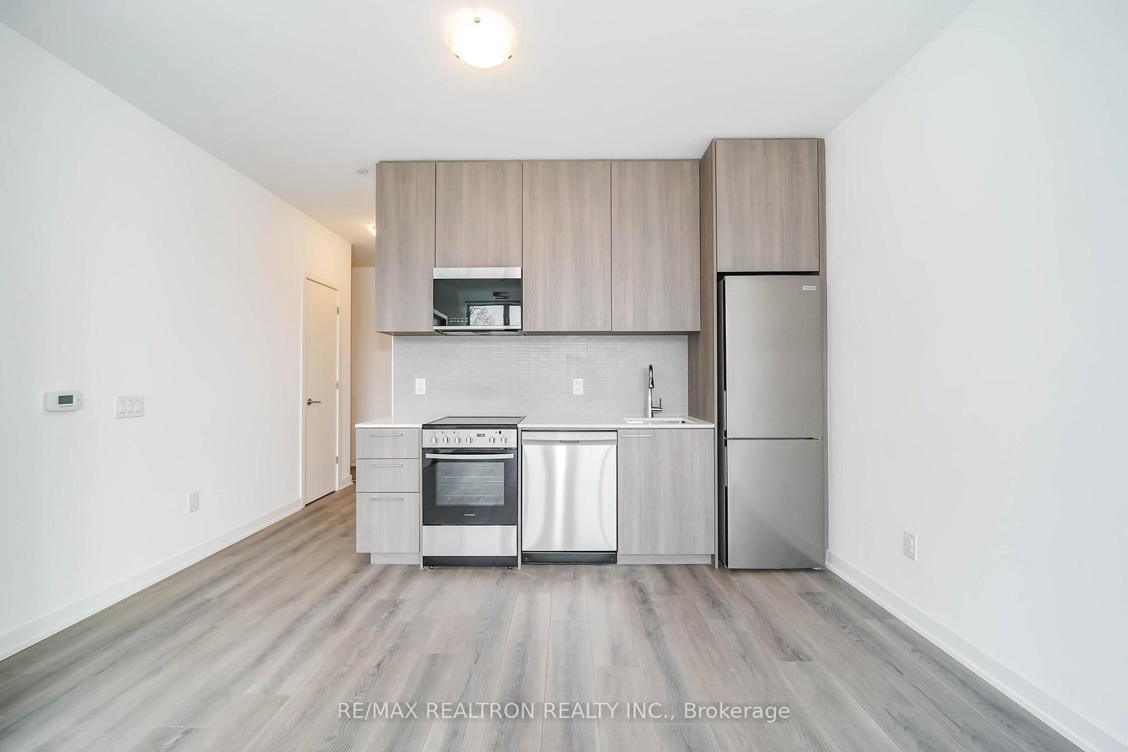 7439 Kingston Road, Unit 101A - Photo 17