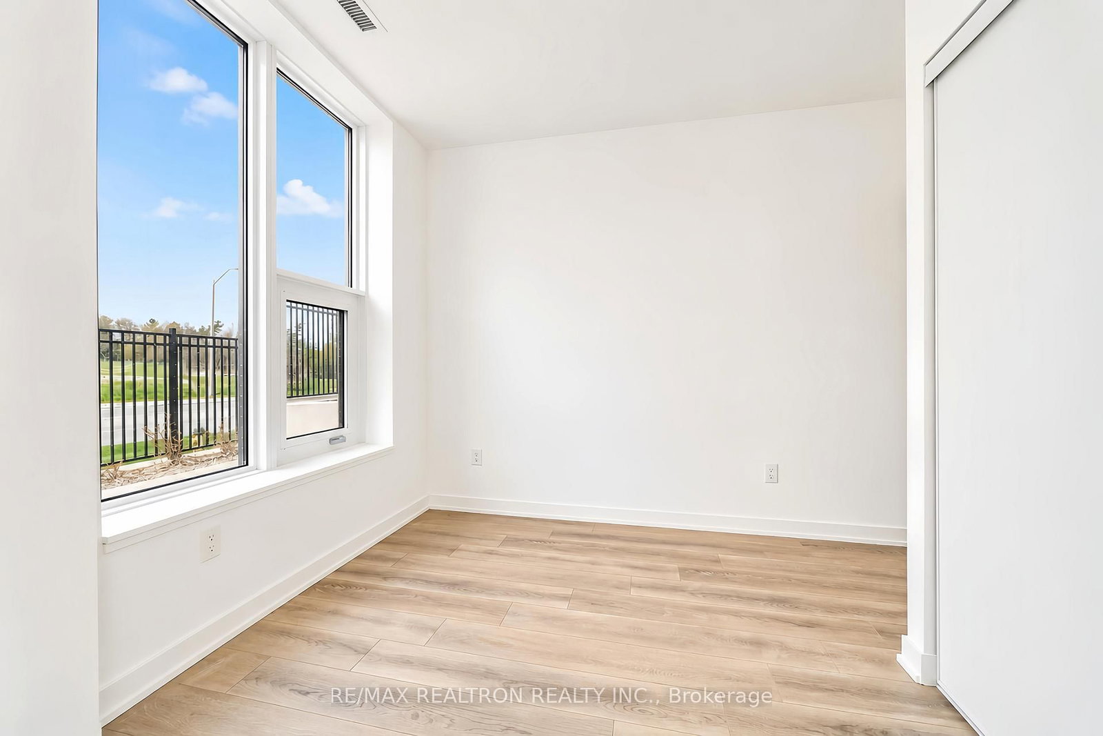 7439 Kingston Road, Unit 101A - Photo 23