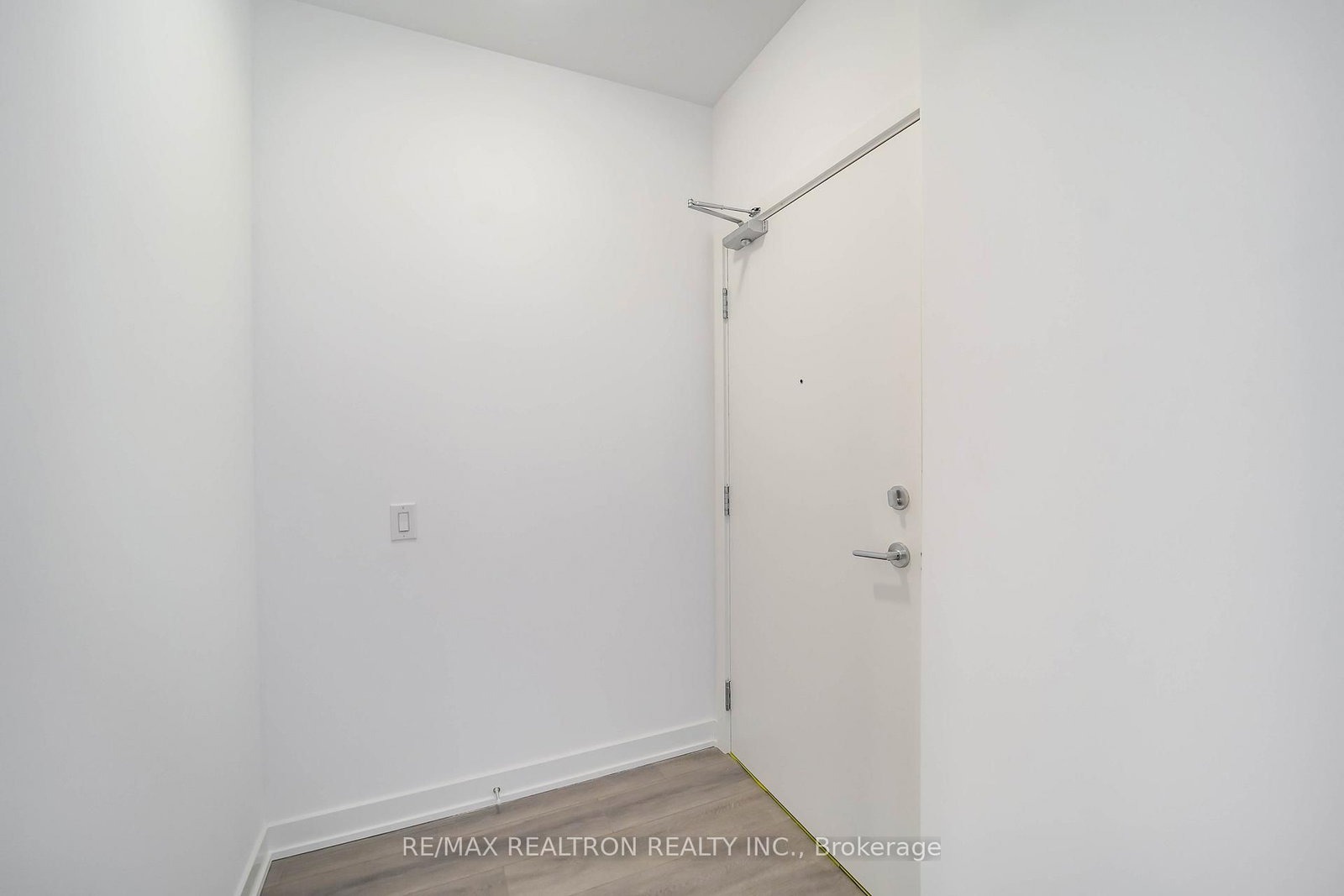 7439 Kingston Road, Unit 101A - Photo 5