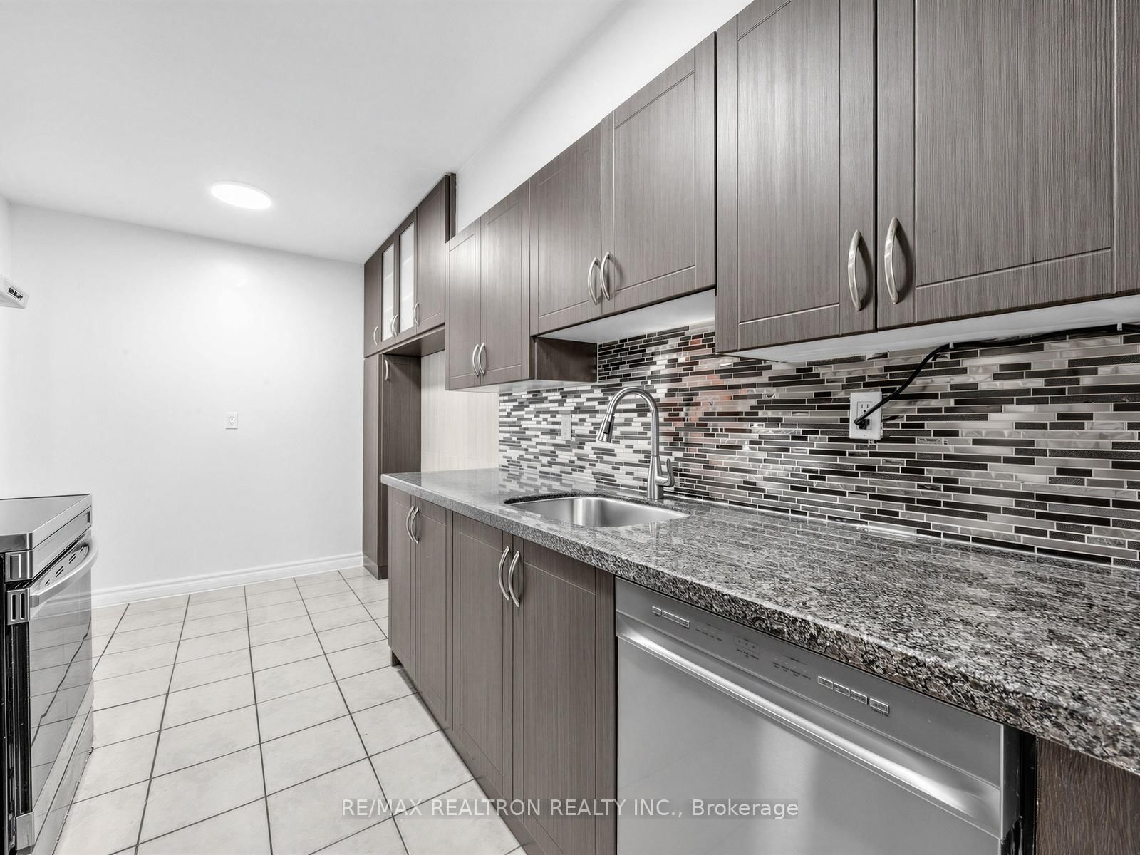 180 Markham Road, Unit 501 - Photo 12